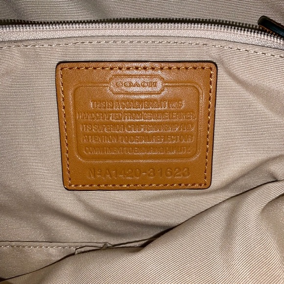 Genuine leather Coach bag - Picture 3 of 12